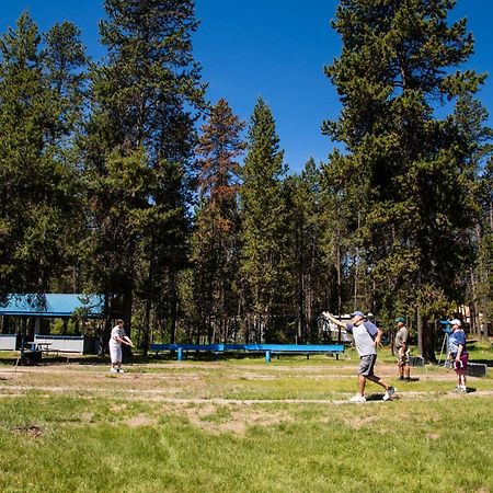 Bend-Sunriver Camping Resort Two-Bedroom Cabin 7 Экстерьер фото